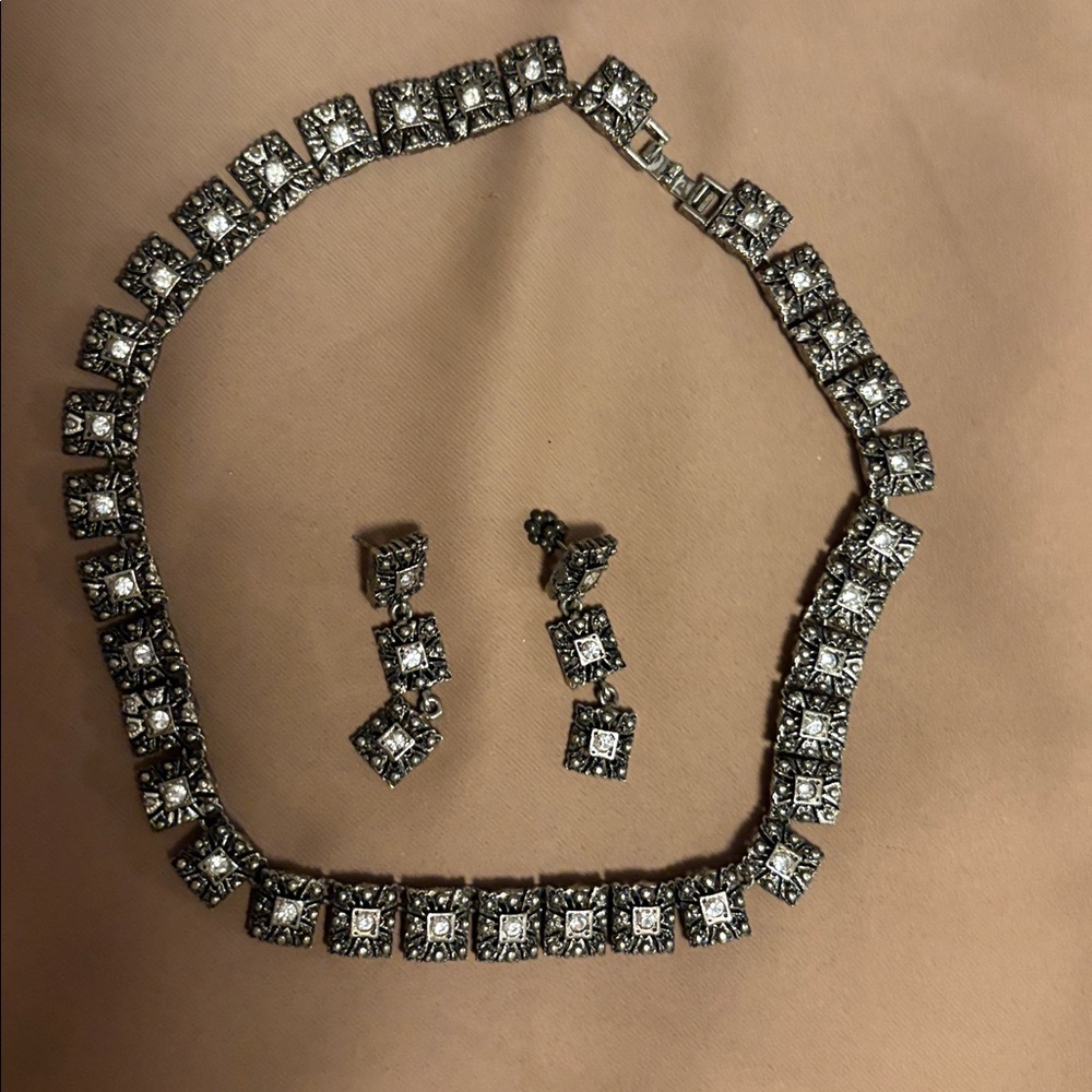 Silver and Black Jewelry Set - Picture 3 of 3